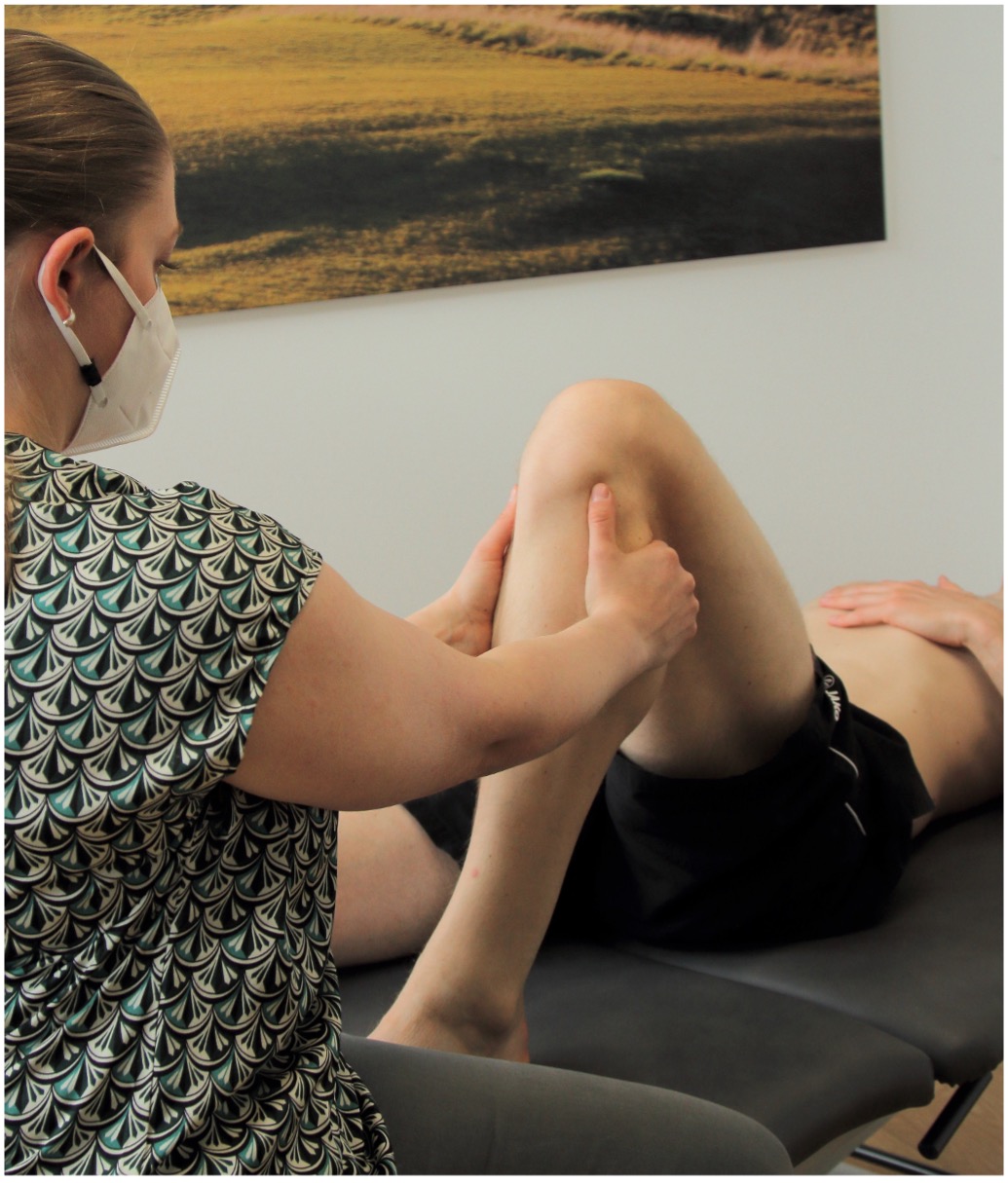 Bild einer Sportphysiotherapeutischen Behandlung